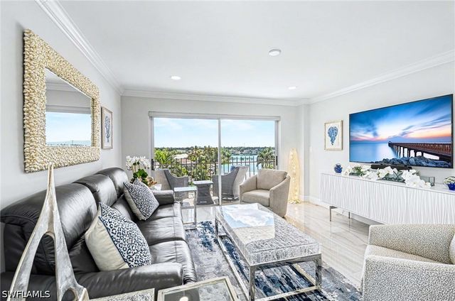 2150 Gulf Shore BLVD N 605, Naples, FL 34102