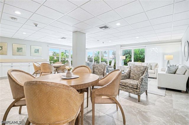 2150 Gulf Shore BLVD N 605, Naples, FL 34102