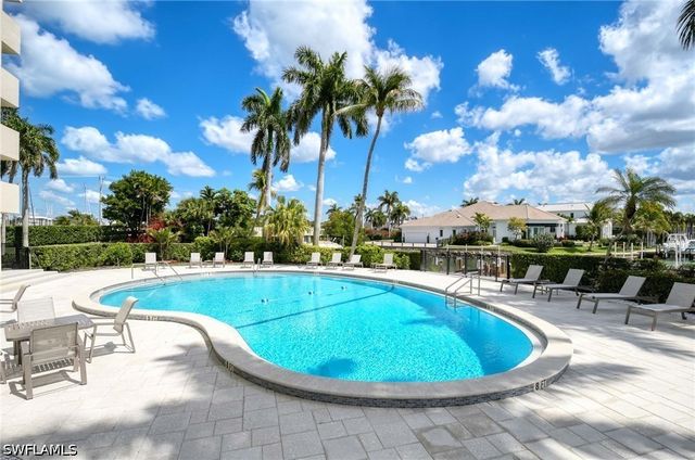 2150 Gulf Shore BLVD N 605, Naples, FL 34102