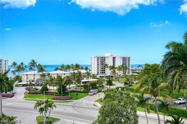 2150 Gulf Shore BLVD N 605, Naples, FL 34102