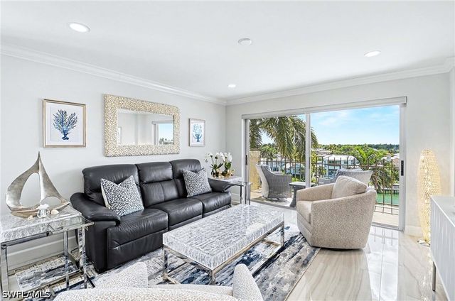 2150 Gulf Shore BLVD N 605, Naples, FL 34102