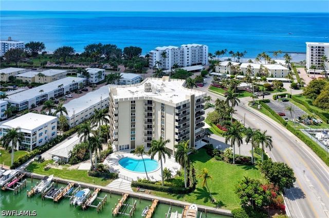2150 Gulf Shore BLVD N 605, Naples, FL 34102