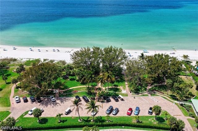 2150 Gulf Shore BLVD N 605, Naples, FL 34102