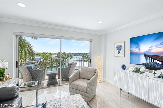 2150 Gulf Shore BLVD N 605, Naples, FL 34102