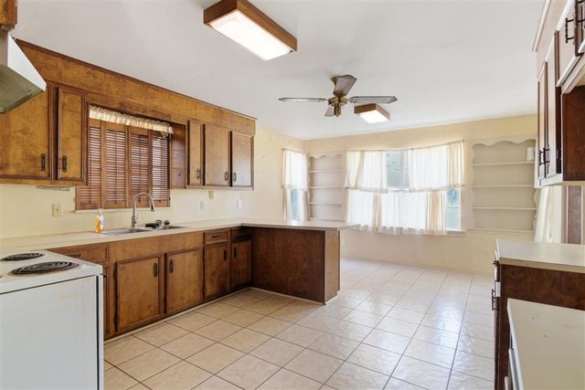 1221 Pamela Street, Sulphur, LA 70663