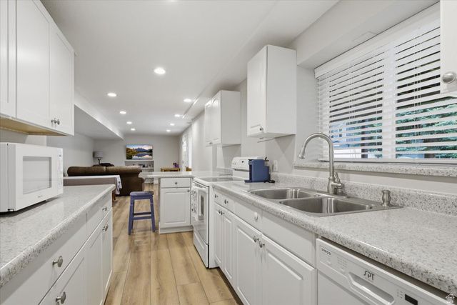 11689 S OAK MANOR DR, Sandy, UT 84092