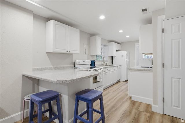 11689 S OAK MANOR DR, Sandy, UT 84092