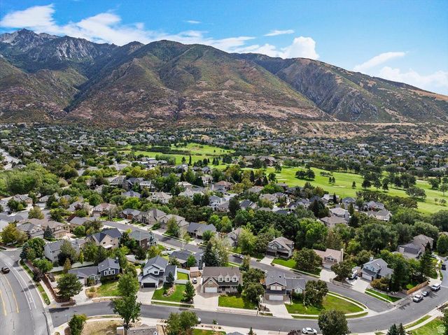 11689 S OAK MANOR DR, Sandy, UT 84092