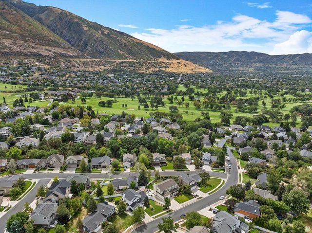 11689 S OAK MANOR DR, Sandy, UT 84092