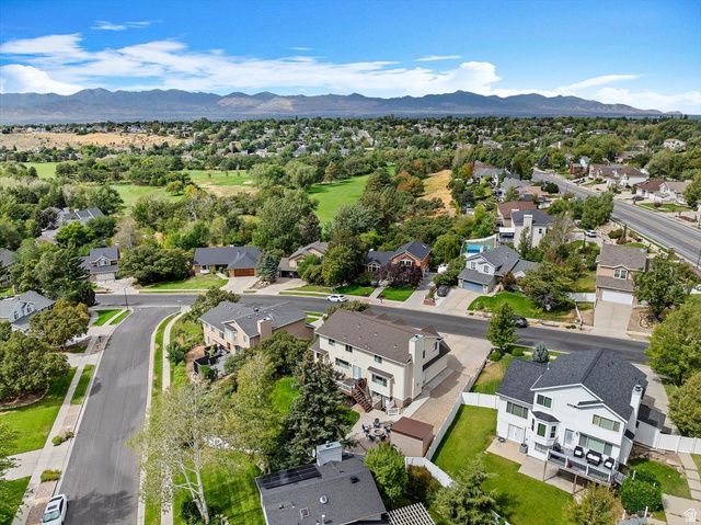 11689 S OAK MANOR DR, Sandy, UT 84092