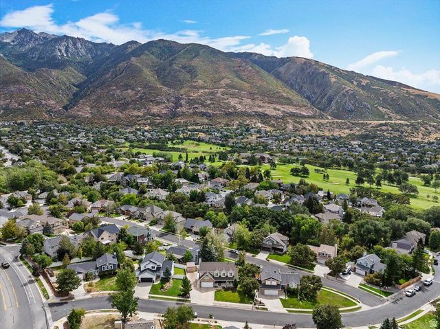 11689 S OAK MANOR DR, Sandy, UT 84092