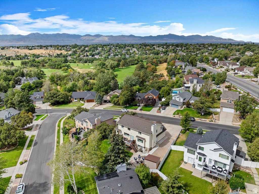 Image 49 of property listing at 11689 S OAK MANOR DR, Sandy, UT 84092