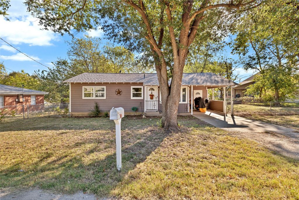 506 Chilton Street, Weatherford, TX 76086