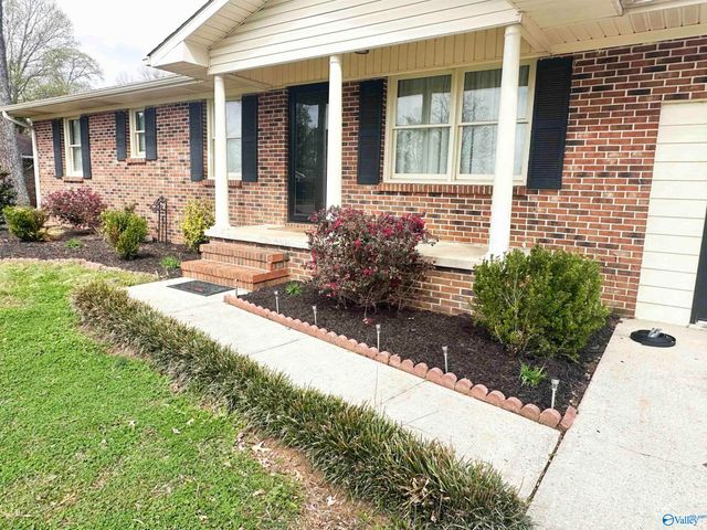 18516 Elles Drive, Athens, AL 35611