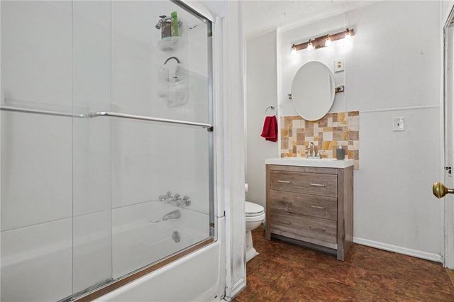 339 Spruce Avenue, Kansas City, MO 64124
