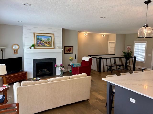 9613 W Wind Trail, Woodbury, MN 55129