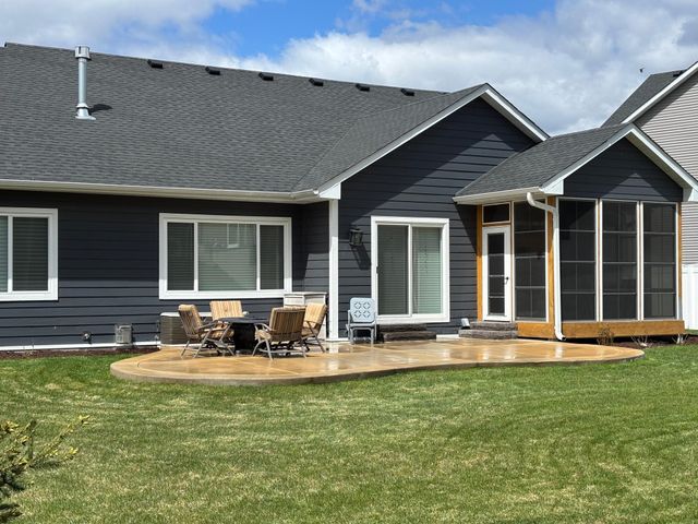 9613 W Wind Trail, Woodbury, MN 55129