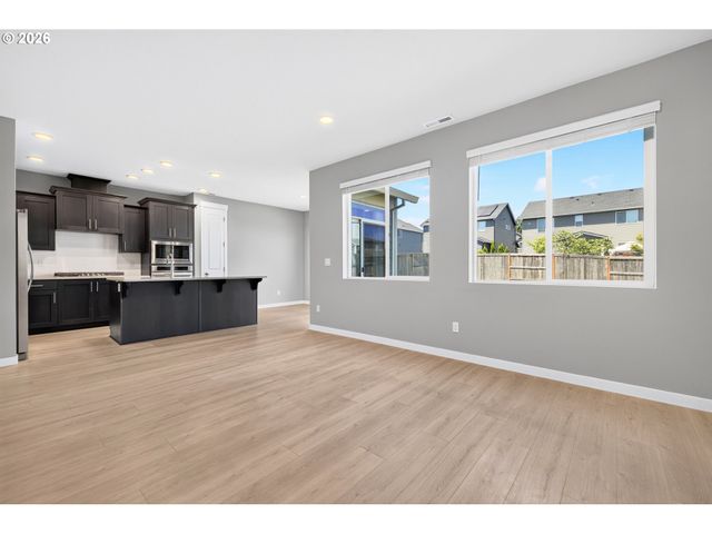 222 W 17TH St, Lafayette, OR 97127