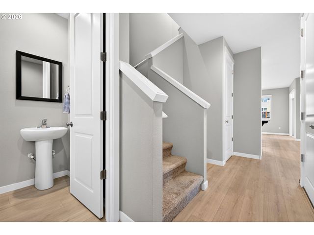 222 W 17TH St, Lafayette, OR 97127