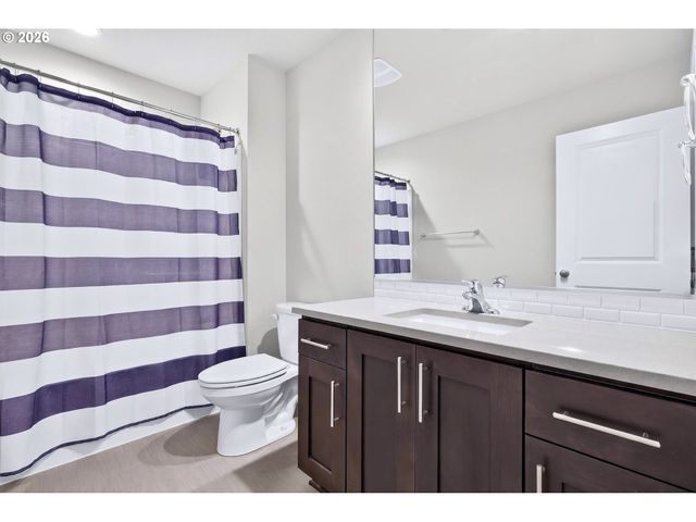 222 W 17TH St, Lafayette, OR 97127
