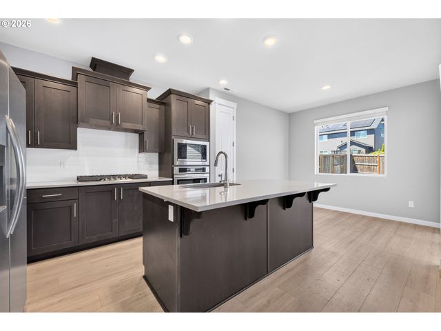 222 W 17TH St, Lafayette, OR 97127