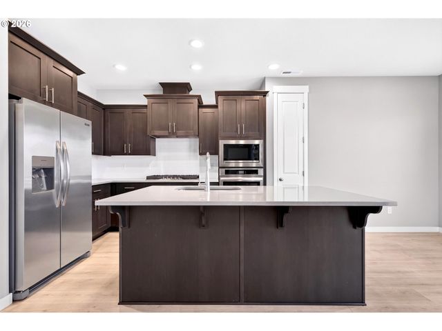 222 W 17TH St, Lafayette, OR 97127