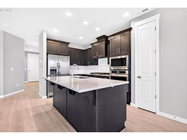 222 W 17TH St, Lafayette, OR 97127