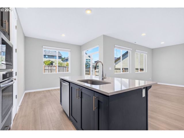 222 W 17TH St, Lafayette, OR 97127