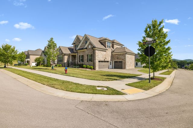 1429 Trumpet Lily Pl, Nolensville, TN 37135