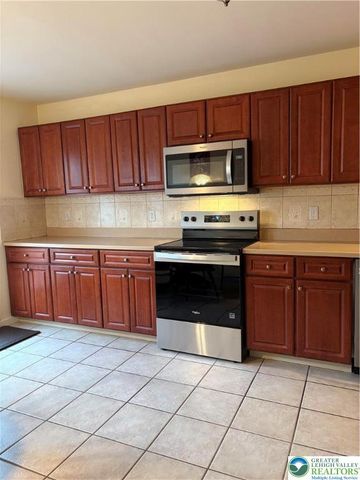 5619 Stonecroft Lane, Lower Macungie Twp, PA 18106