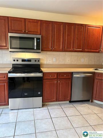 5619 Stonecroft Lane, Lower Macungie Twp, PA 18106