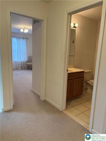 5619 Stonecroft Lane, Lower Macungie Twp, PA 18106