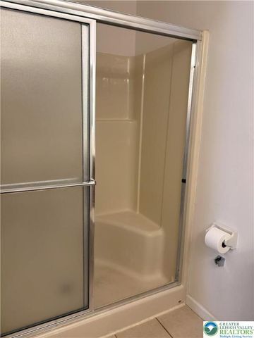 5619 Stonecroft Lane, Lower Macungie Twp, PA 18106