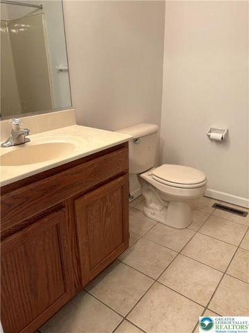 5619 Stonecroft Lane, Lower Macungie Twp, PA 18106