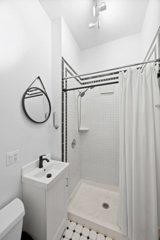 2024 W Superior Street, Chicago, IL 60612