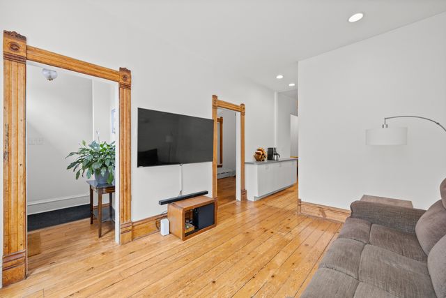 2024 W Superior Street, Chicago, IL 60612