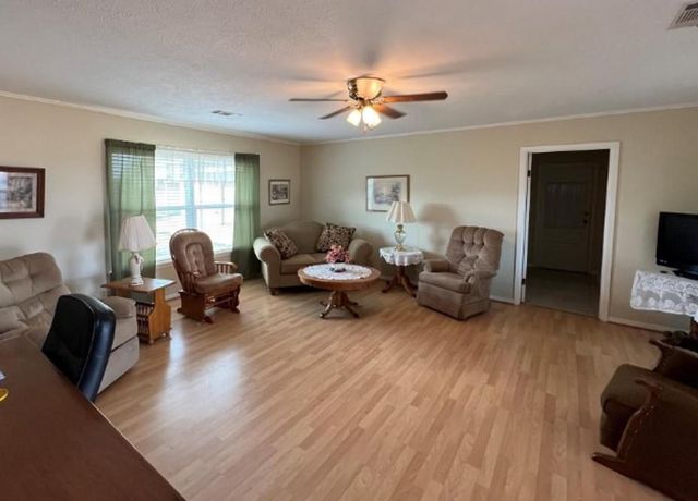 566 Schmidt Road, Sealy, TX 77474