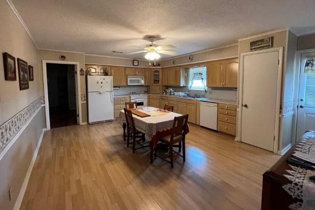 566 Schmidt Road, Sealy, TX 77474