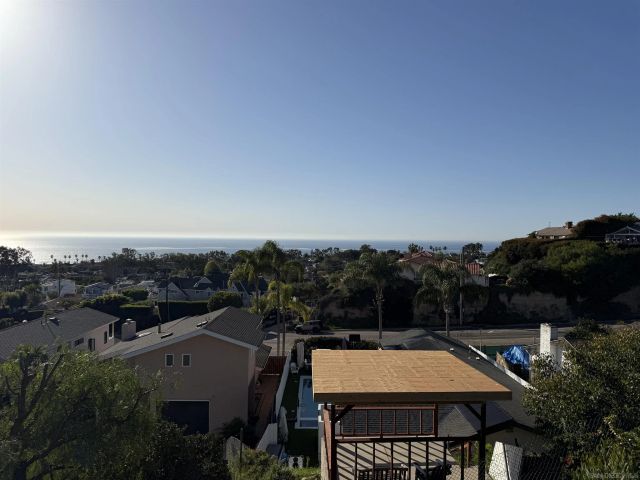 5432 Candlelight Drive, La Jolla, CA 92037