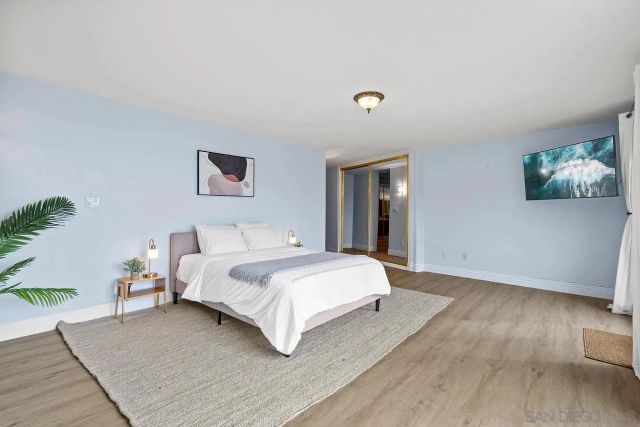 5432 Candlelight Drive, La Jolla, CA 92037