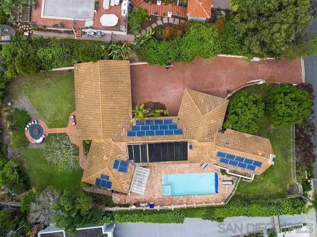 5432 Candlelight Drive, La Jolla, CA 92037