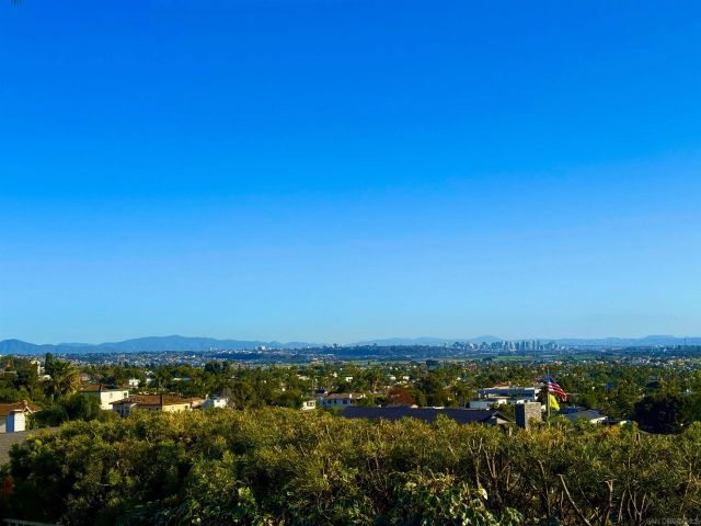 5432 Candlelight Drive, La Jolla, CA 92037