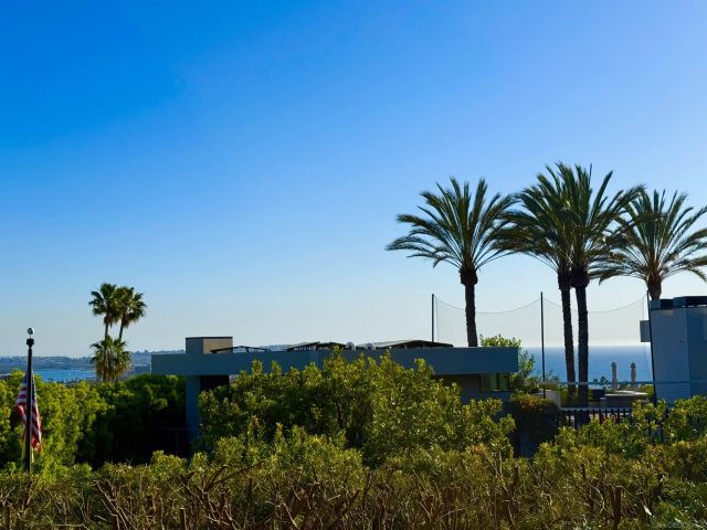 5432 Candlelight Drive, La Jolla, CA 92037