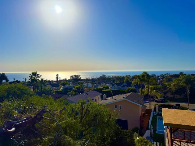 5432 Candlelight Drive, La Jolla, CA 92037