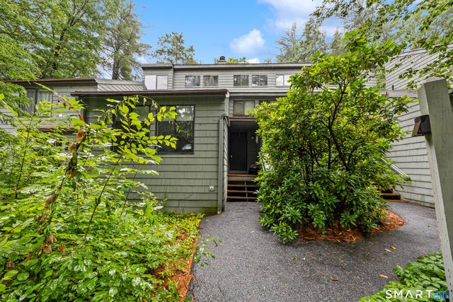 67 Woodside Circle 67, Torrington, CT 06790