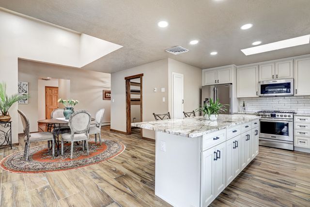 9211 Cascajo Drive NE, Albuquerque, NM 87111