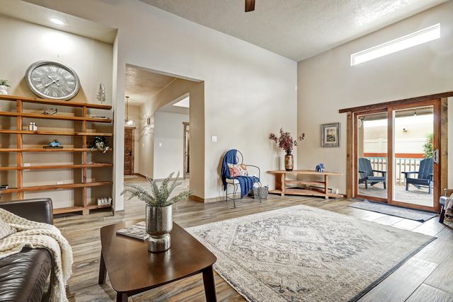 9211 Cascajo Drive NE, Albuquerque, NM 87111