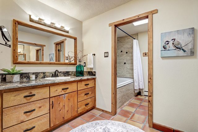 9211 Cascajo Drive NE, Albuquerque, NM 87111