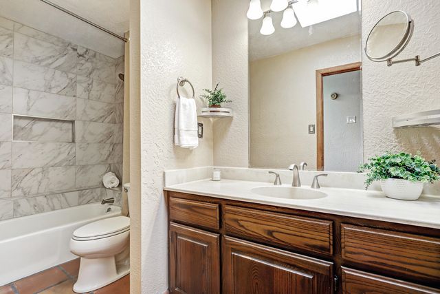 9211 Cascajo Drive NE, Albuquerque, NM 87111