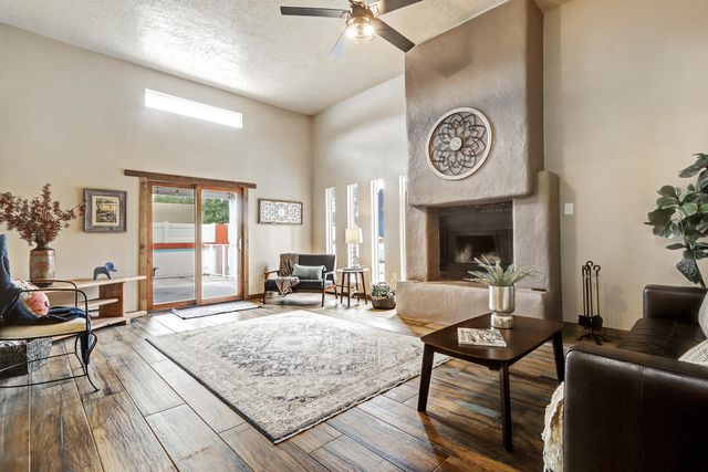 9211 Cascajo Drive NE, Albuquerque, NM 87111